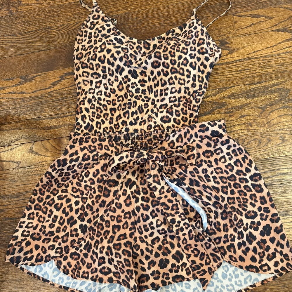 Summersalt- The Marina Leopard Print (8) with Sea to Shore Matching Shorts (M)